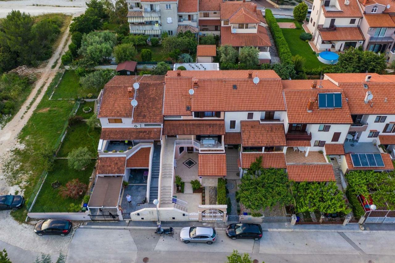 Cave Romane Apartment With Private Pool And Sea View Vinkuran Exterior foto