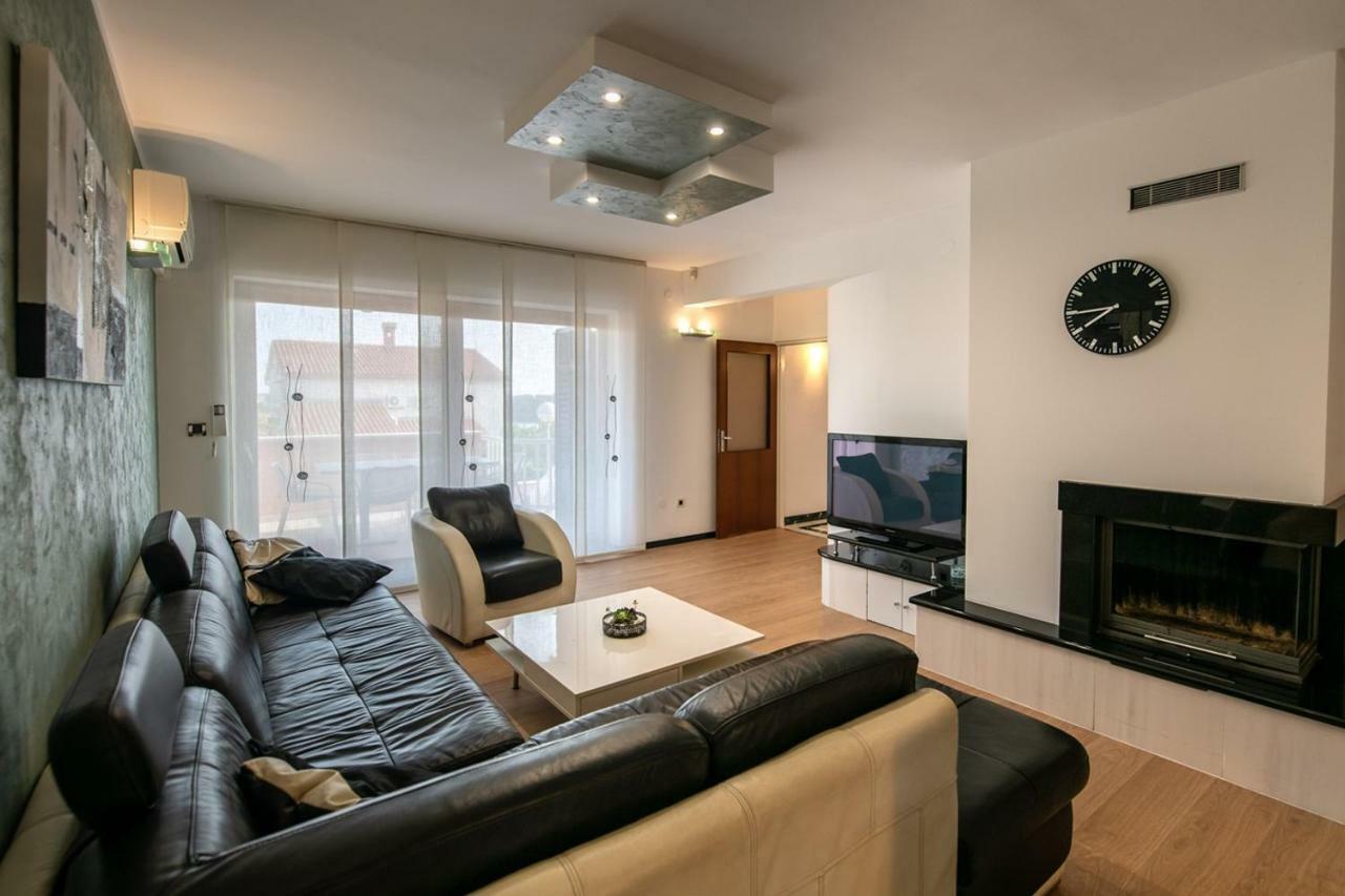 Cave Romane Apartment With Private Pool And Sea View Vinkuran Exterior foto