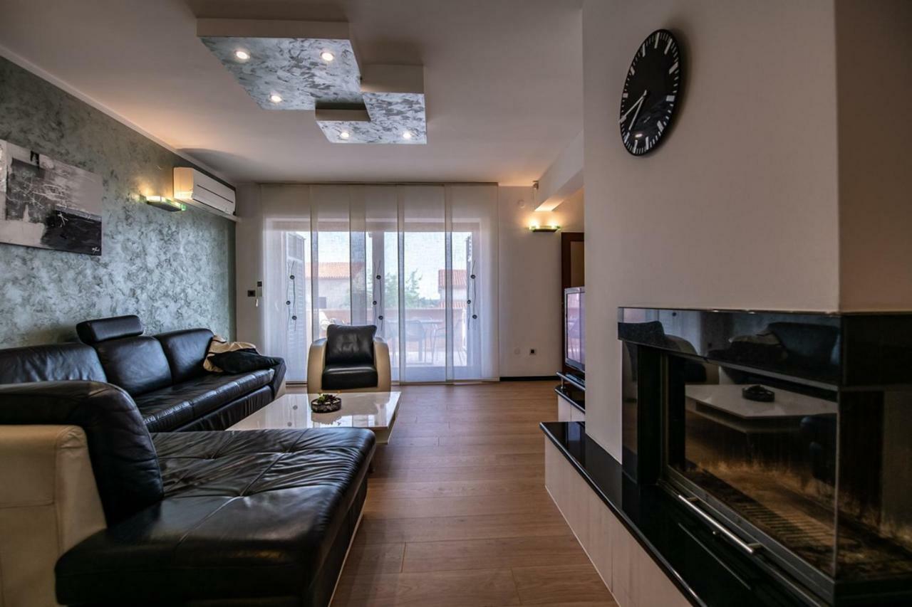 Cave Romane Apartment With Private Pool And Sea View Vinkuran Exterior foto